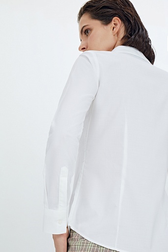 Базовая белая блузка с широкими манжетами