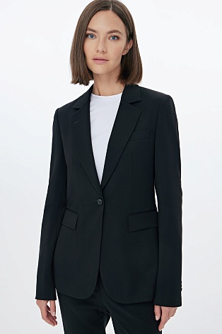 Черный приталенный пиджак K