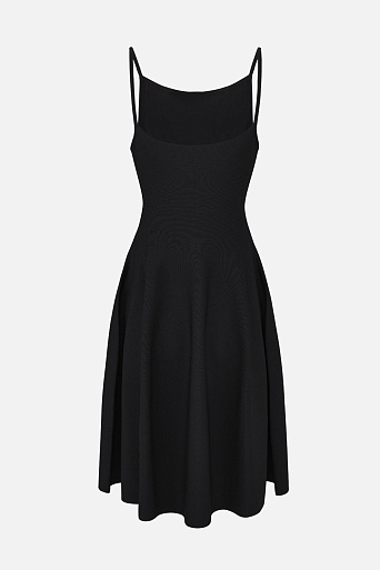 Черное платье-колокол