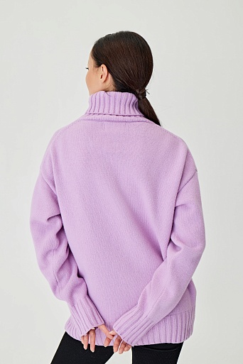 Лиловый пуловер oversize