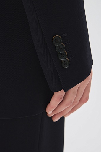 Черный пиджак из шерсти на одной пуговице