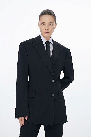 Черный приталенный пиджак с расширенными плечами G