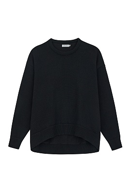 Черный свитер свободного покроя