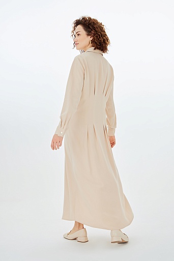 Кремовое платье-рубашка длины макси